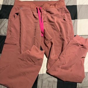 Figs scrubs Mauve. M/P